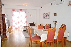Apartment 6 + 2 pers. with swimming pool