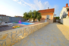 Tina :  villa piscine