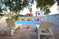Tina : villa with a pool
