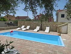 Tina :  villa piscine