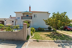 Josip: 4 apartments