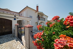 Josip: 4 apartments