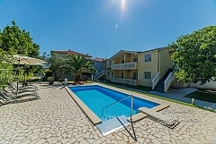 Villa Torus : swimming pool