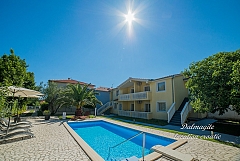 Villa Torus : swimming pool