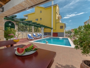 location Fortuna : with swimming pool