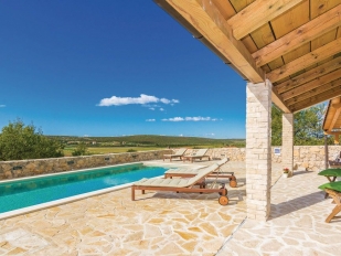 location Gordan : villa with a swimming pool 