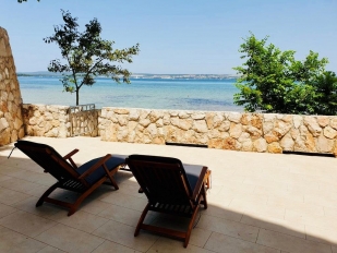 location Daniel : villa pied dans l'eau